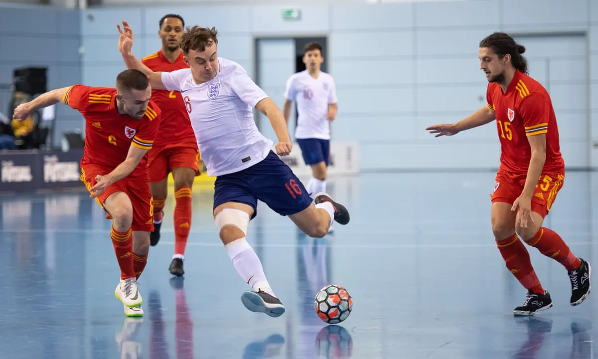 Bóng đá futsal là gì - Tìm hiểu môn thể thao trong nhà - mavor.club Bóng đá futsal là gì - Tìm hiểu môn thể thao trong nhà - mavor.club