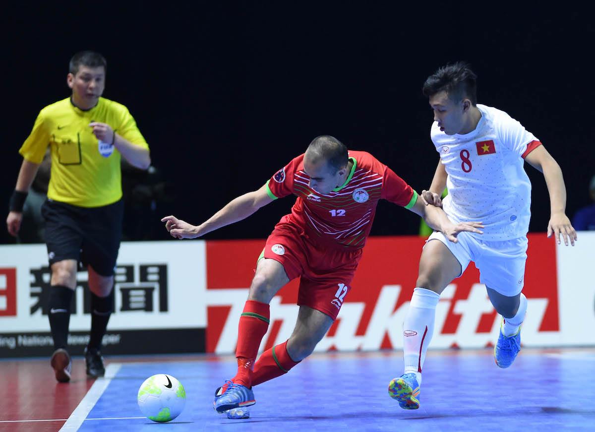 Bóng đá futsal là gì - Tìm hiểu môn thể thao trong nhà - mavor.club Bóng đá futsal là gì - Tìm hiểu môn thể thao trong nhà - mavor.club